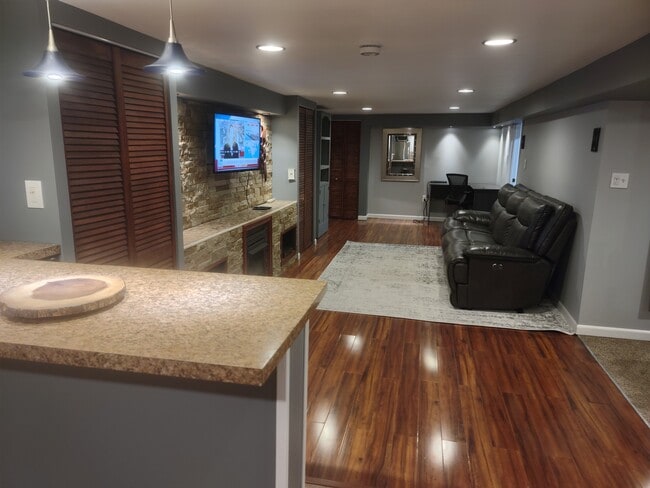 Photo - 13-13 Floral Ave Unit 1