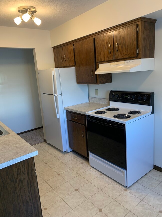 Unit 6 - Kitchen (2)