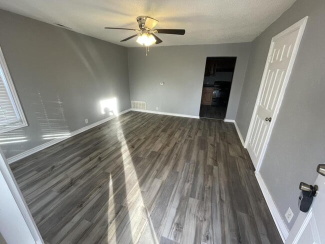 Photo - 821 New Hampshire Ave