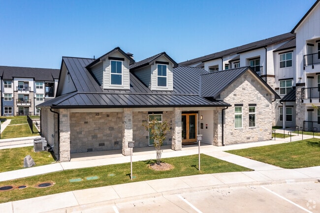 Oficina de arrendamiento - Southgate Apartments