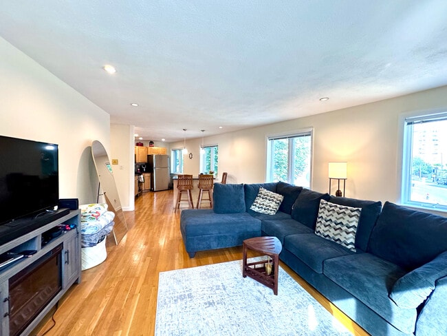 Photo - 129 Charles St S Apartments Unit 1