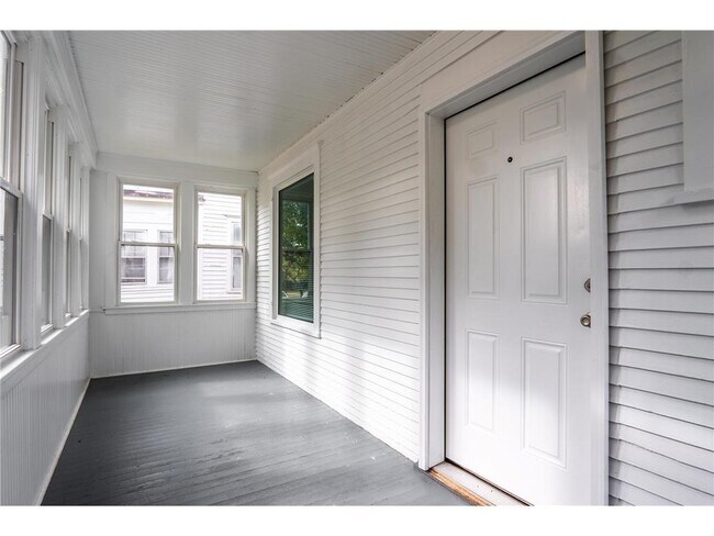 Photo - 1317 Reaney Ave E