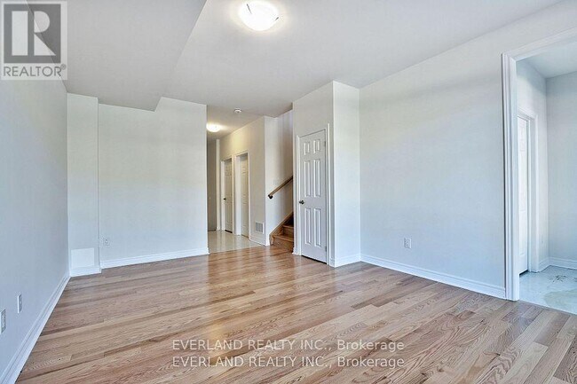 Photo - 173 Mumbai Dr