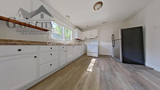 Photo - 1903 Apex Pl