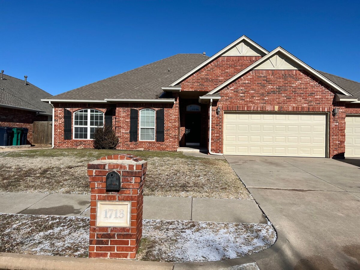 Gorgeous 4 Bed 2 Bath In Edmond - Gorgeous 4 Bed 2 Bath In Edmond House