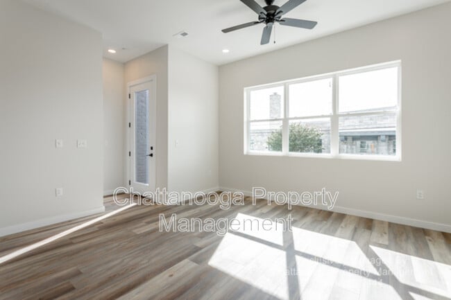 Photo - 1861 Zeta Way