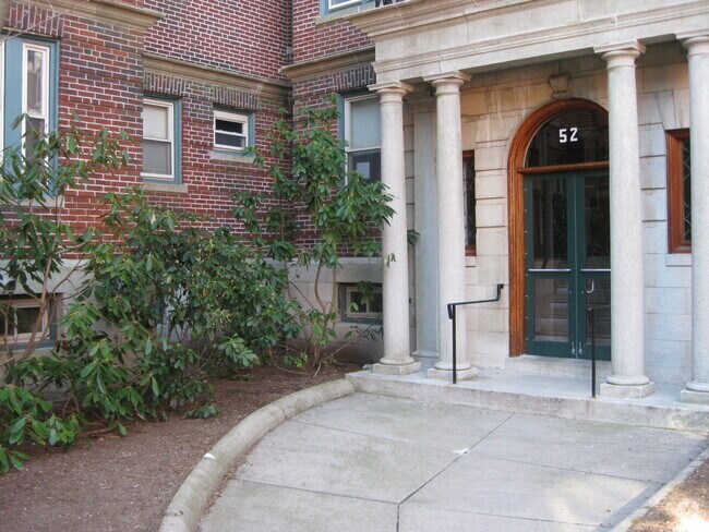Building Photo - 52 Garden St Rental