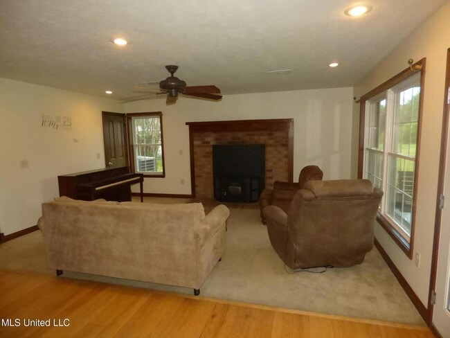 Photo - 77 Z C Rushing Rd