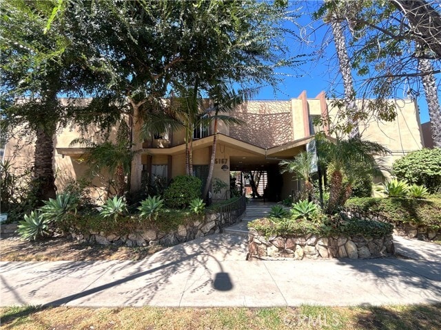 Building Photo - 5167 Yarmouth Ave Unit 5