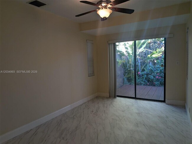 Photo - 1104 NE 17th Terrace Unidad 1-2