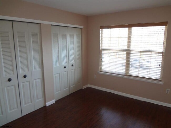 Photo - 20 Iroquois Dr