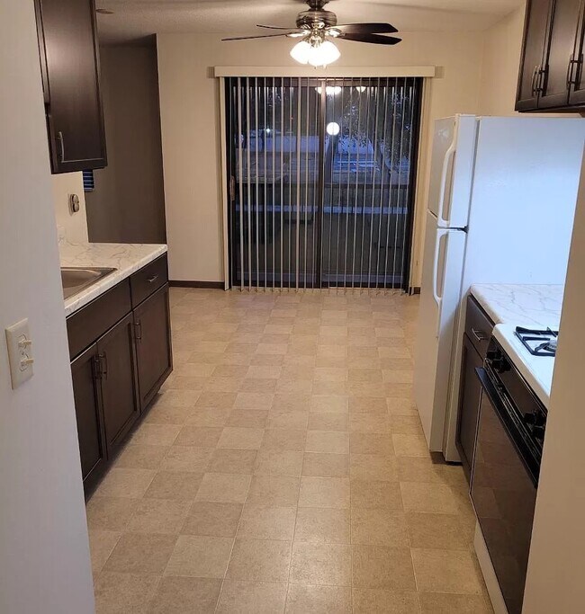 Photo - 4101 Parklawn Ave Unidad 120