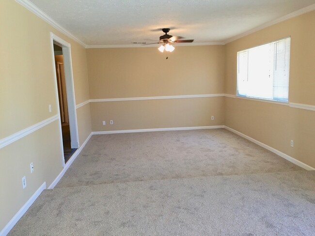Photo - $2,100 Ashlan & Fowler, 3 Bedroom - Griffi...