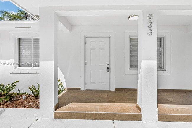 Photo - 933 NW 50th St