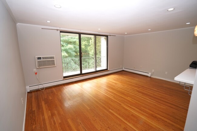Building Photo - 16 Addington Rd Unit 43