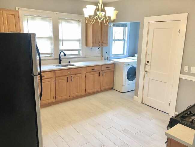 Building Photo - 19 Archdale Rd Unit #2