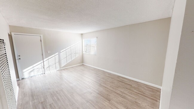 Photo - 2 BED & 1 BATH UNIT AVAILABLE - LOS ANGELES!