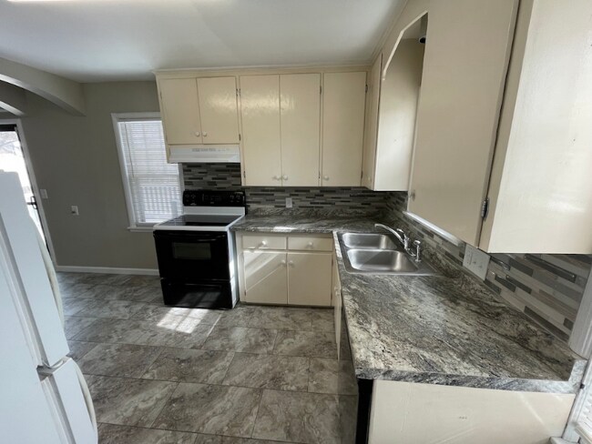 Photo - 1909 N 48th St