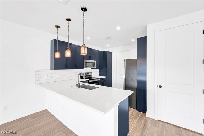 Photo - 7584 Carnegie Way