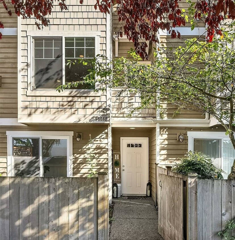 Photo - 8508 Nesbit Avenue North, Unit B