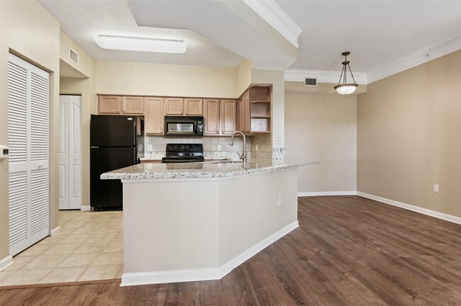 Building Photo - 9905 Baywinds Blvd Unit 2104 Rental