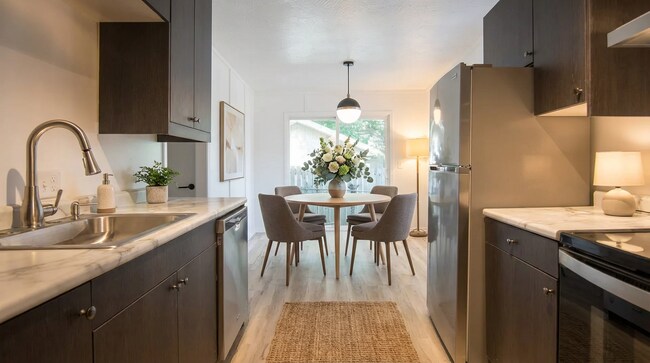 Photo - 3016 W Roxbury St Unit Apt B