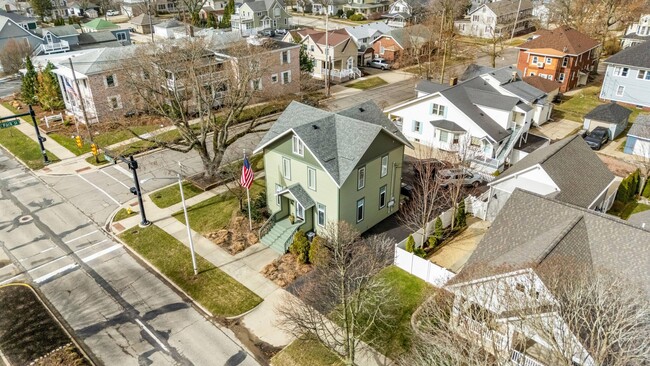 Photo - 720 Main St Unidad 2