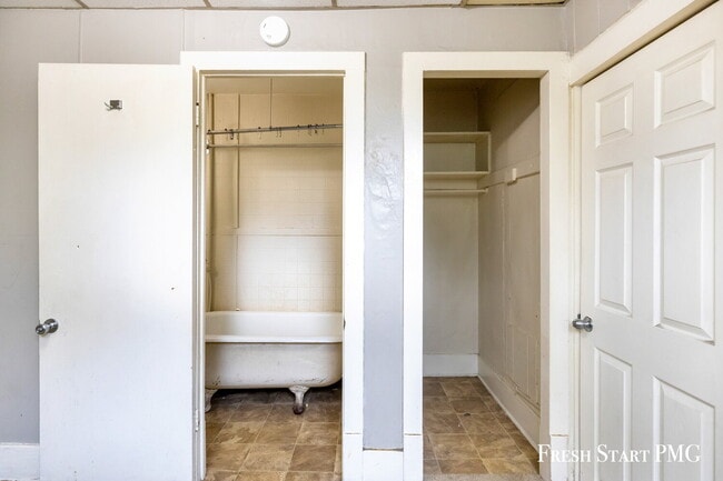 Photo - Comfortable Ground-Floor Living with Moder... Unit 1