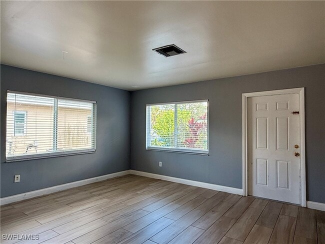 Photo - 1073 San Remo Ave