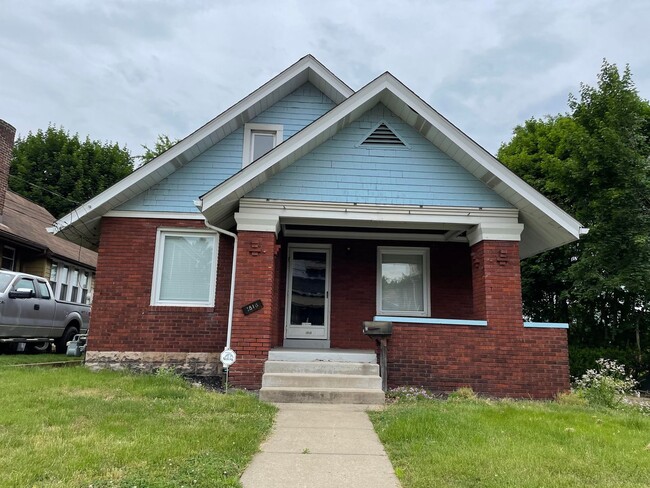 Building Photo - 2 Bedroom 2 Bathroom Single Family Home (B...