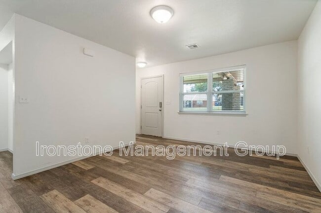 Photo - 5032 S Hudson Ave