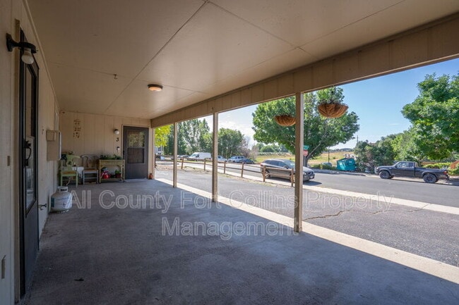 Building Photo - 1716 Erin Ct Unit 2