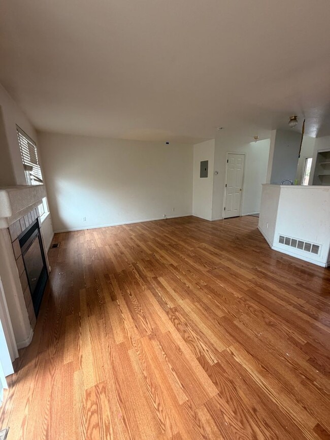 Photo - 1295 S Zeno Cir