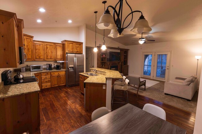 Photo - Torino Tower - 913 Unit 913