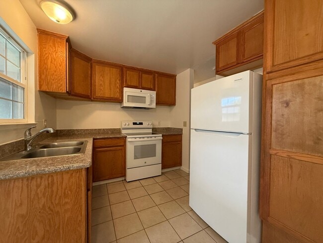 Photo - Lynn Ave Duplex Unit 403