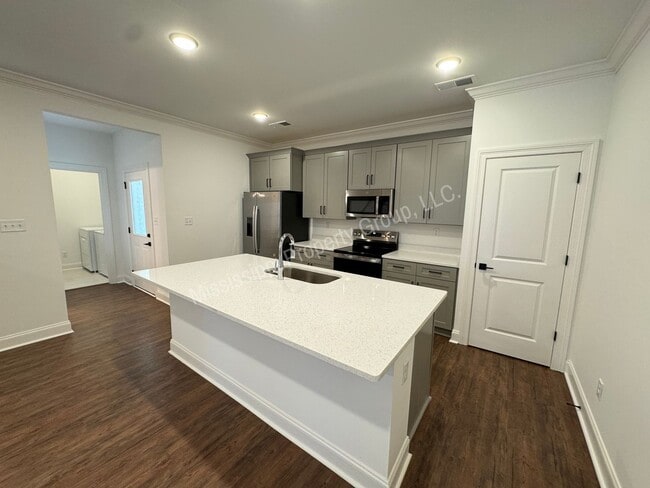 Photo - 3BR/3.5BA - End Unit in South Grove