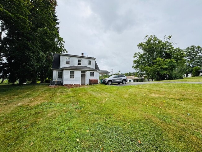 Photo - 1410 N Main St