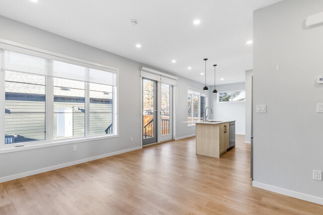 Photo - 11528-11122 122 St NW Unit 2