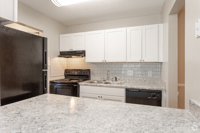 The Hudson Apartments in Fayetteville, NC 2BR, 1.5BA - 970SF - Kitchen - The Hudson