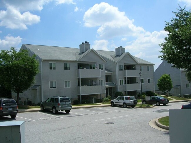 Building Photo - 2215 Lowells Glen Rd Unit E
