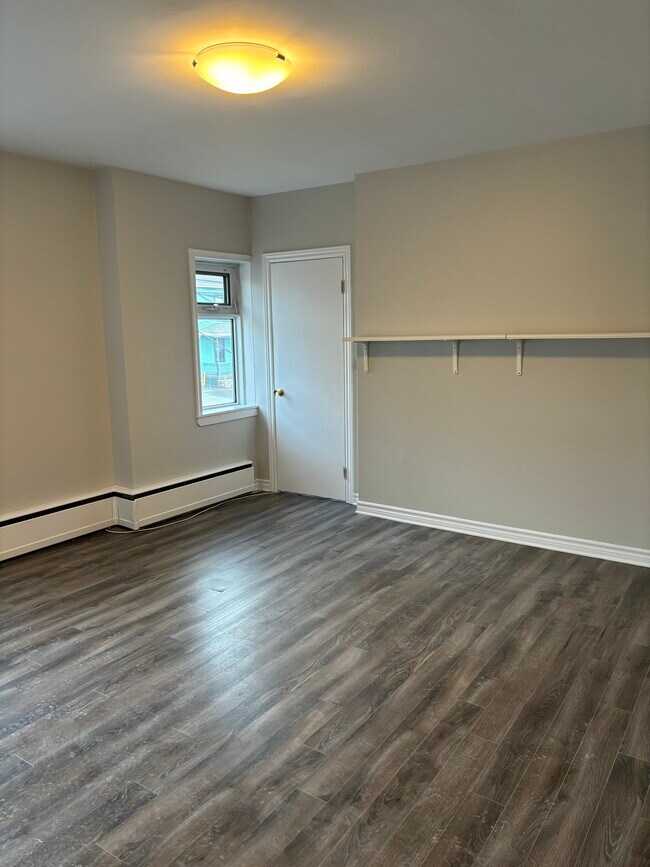 Photo - SPACIOUS TWO BEDROOM APARTMENT AVAILABLE - DOWNTOWN DARTMOUTH Unit 7