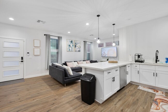 Photo - 275 Gateway Dr Unit SI ID1244332P