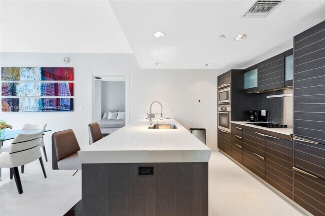 Photo - 200 Biscayne Blvd Way Unidad 504