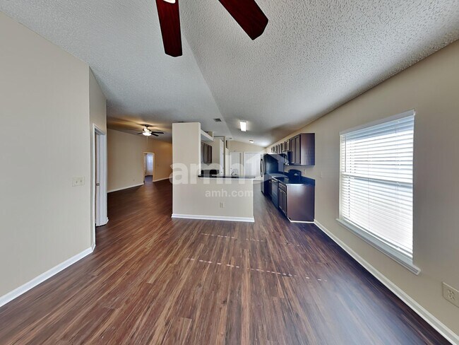 1758 Dartmouth Dr