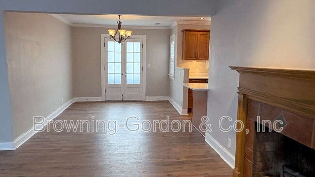 Photo - 328 E Thompson Ln