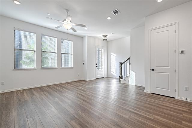 Photo - 4437 Ward St