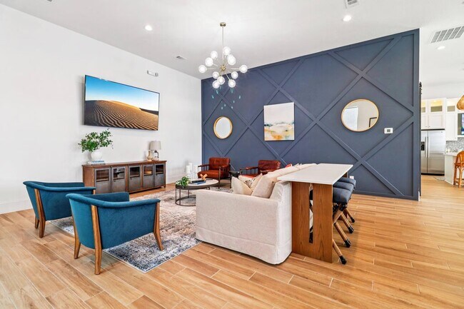 Photo - Luxury Living with Up to 8 Weeks Free! Unidad CGL2