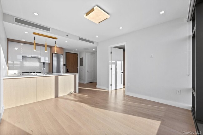 Photo - 38-20 Parsons Blvd Unit 619