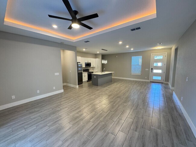 Photo - BEAUTIFUL 4 Bedroom, 2 Bathroom BRAND NEW ...