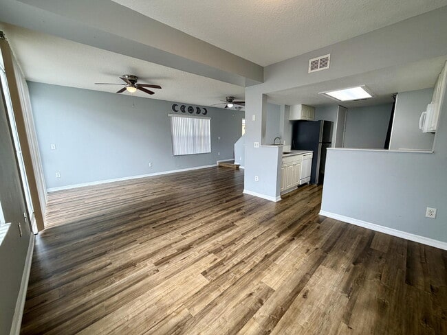 Photo - Spacious 3-Bedroom, 2-Bath Apartment in Davenport – Utilities Allowance Included Unit A